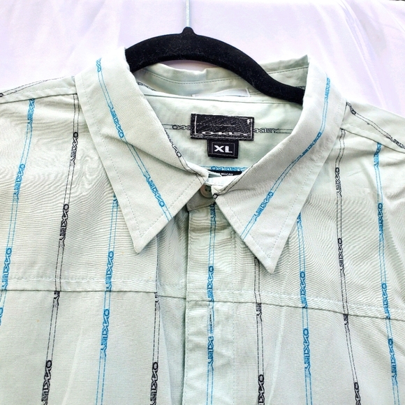 OAKLEY - Short Sleeved button down shirt - Picture 2 of 2
